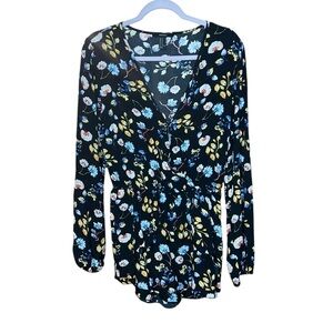 Forever 21 • Ditsy Floral Print Romper